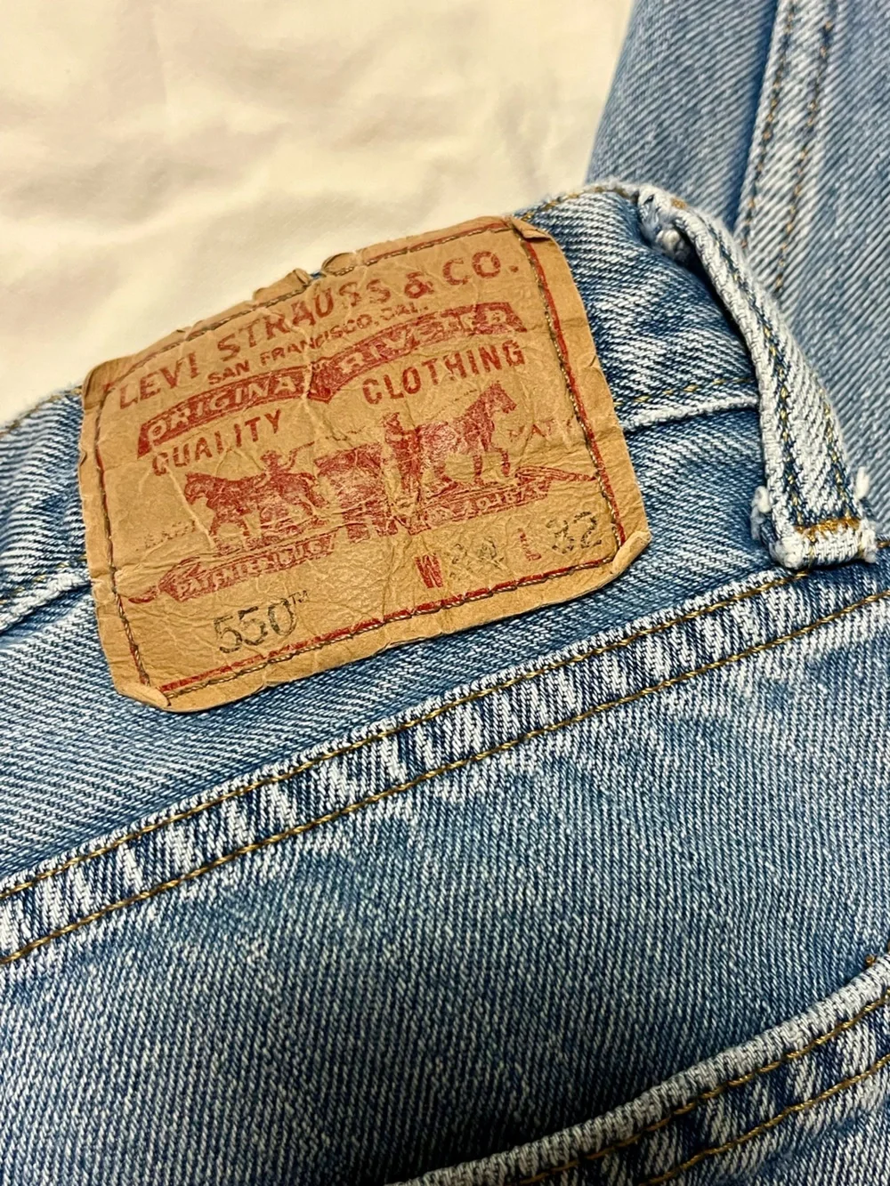 Levis 550 Relaxed Fit Distressed Light Wash Jeans Tapered Denim 90s 34x32 Mens